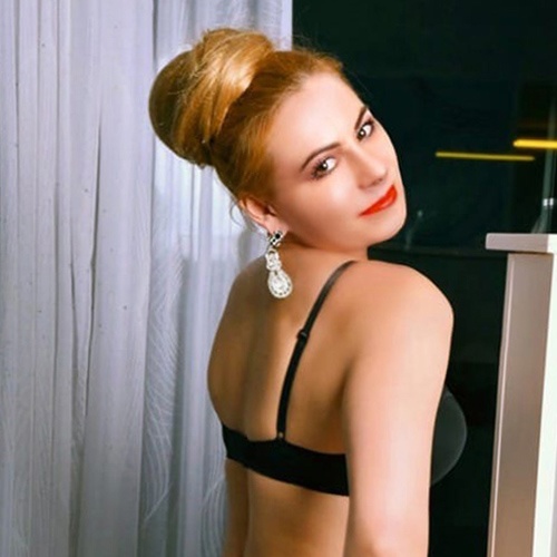 Escort Berlin Girl Sonya Saloppe Hure mit einem Faible für Analverkehr