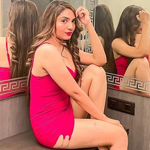 Berlin Escort Callgirls in TEGEL Larina Hostesse steht auf Eierlecken Sex in RÜDNITZ