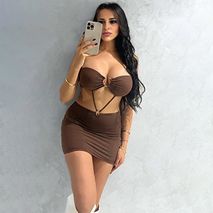 Für Liebhaber von großbrüstigen Escort bietet Camille ein tolles Sexerlebnis in Berlin