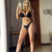 Farah Berlin schlanke Top Escort Reifefrau liebt sinnliche Latex Abenteuer